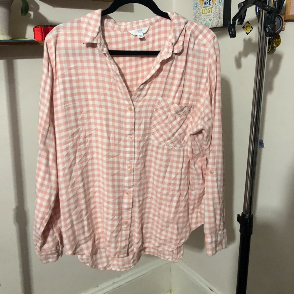 Pink plaid button up